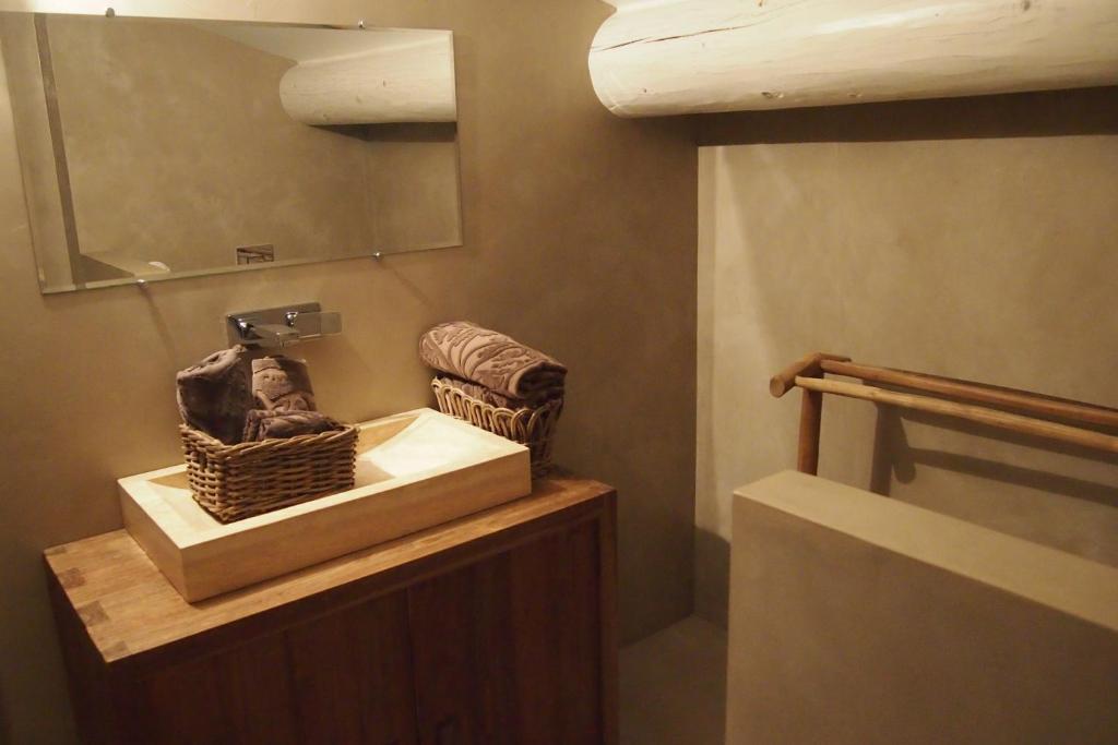 La Maison Des Collines Hotel Allemagne-en-Provence Habitación foto